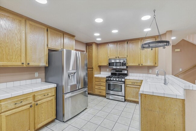 Building Photo - 4100 Diane Dr