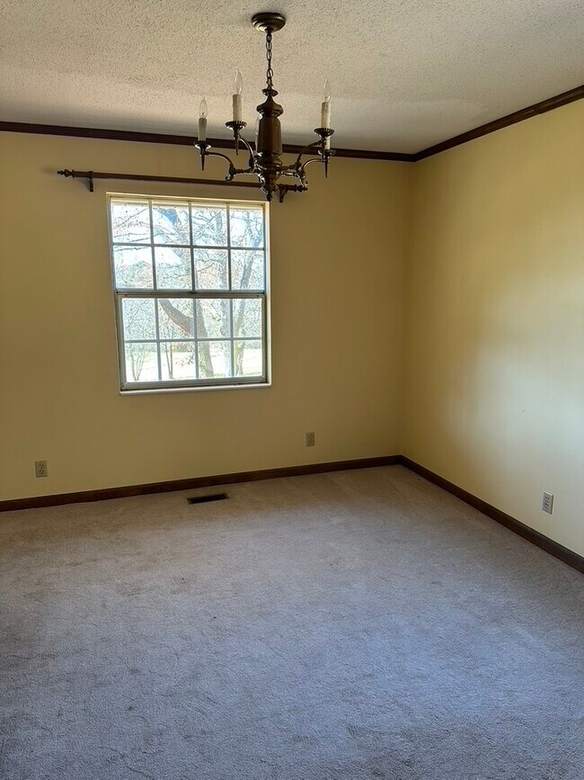 Building Photo - 5120 Candies Creek Ridge Rd