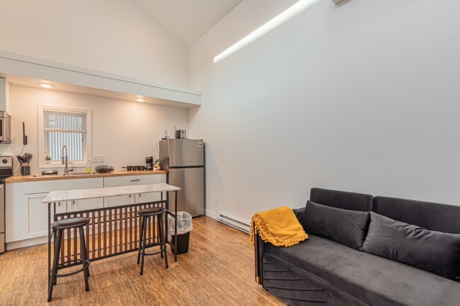 Building Photo - 308 10th St N