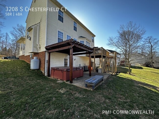 Building Photo - 3208 S Chesterfield Ct