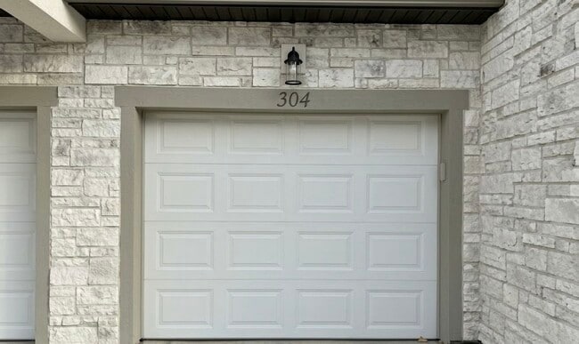 Building Photo - 1094 3980 W