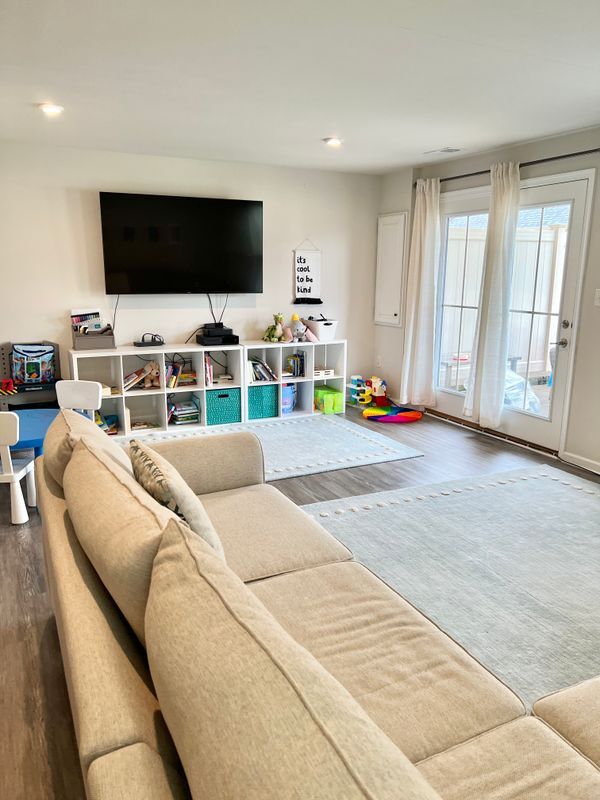 Building Photo - 1904 Glissade Ln