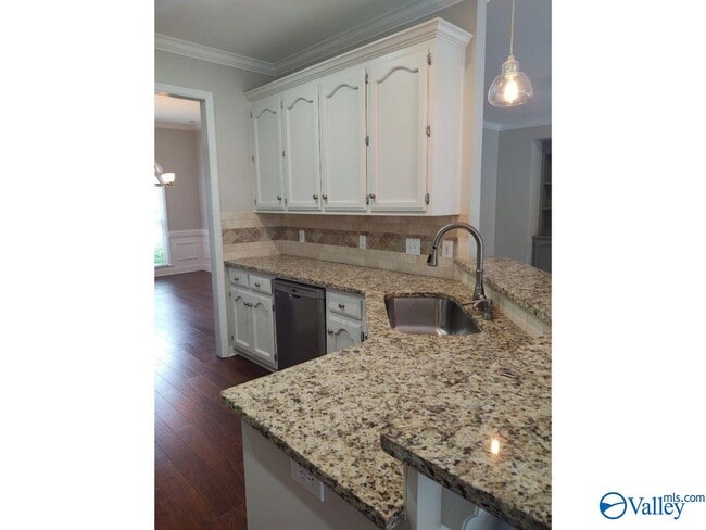 Building Photo - 3102 Connomara Ct SE