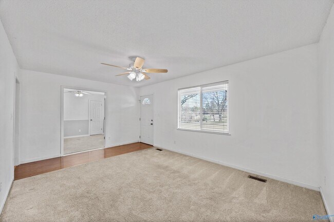 Building Photo - 107 Beaver Run Dr