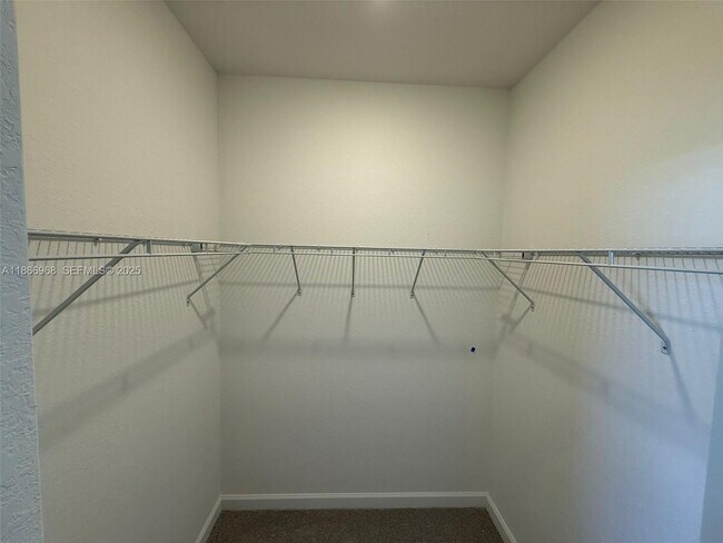 Building Photo - 2794 SE 26th Ave