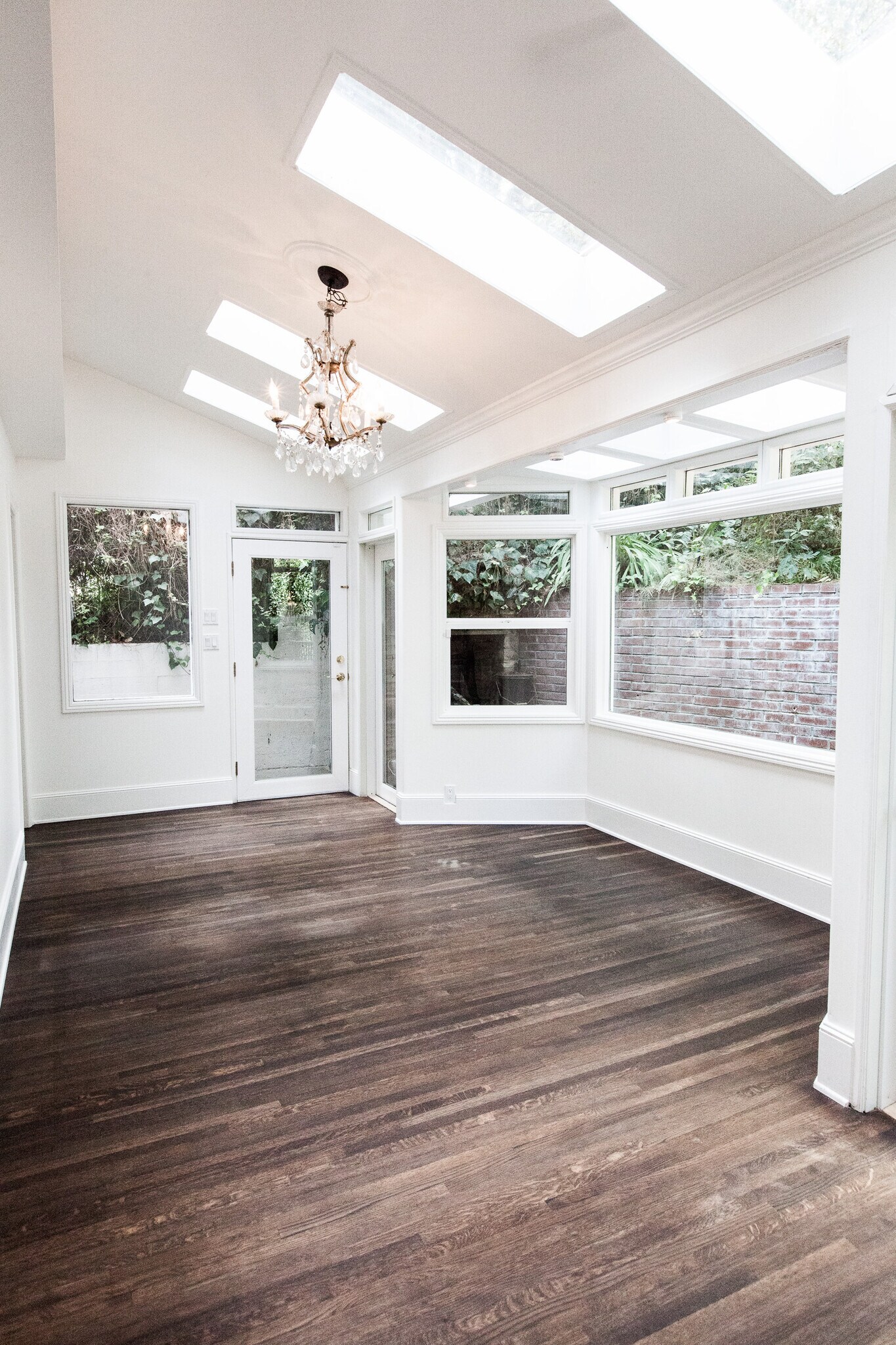 Building Photo - 3915 Benedict Canyon Dr