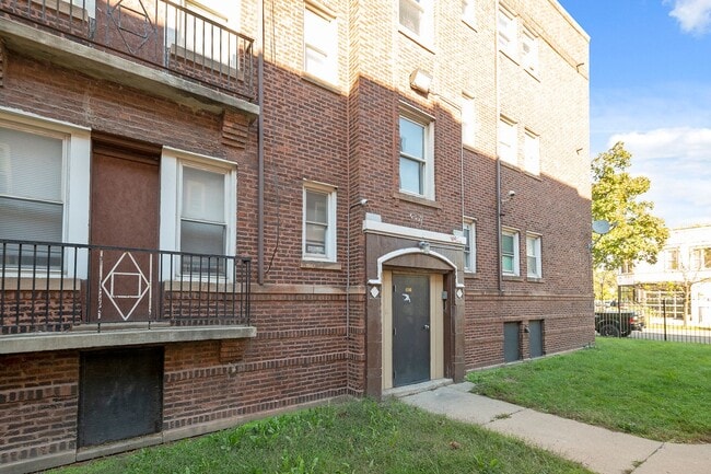 Building Photo - 6100 Eberhart