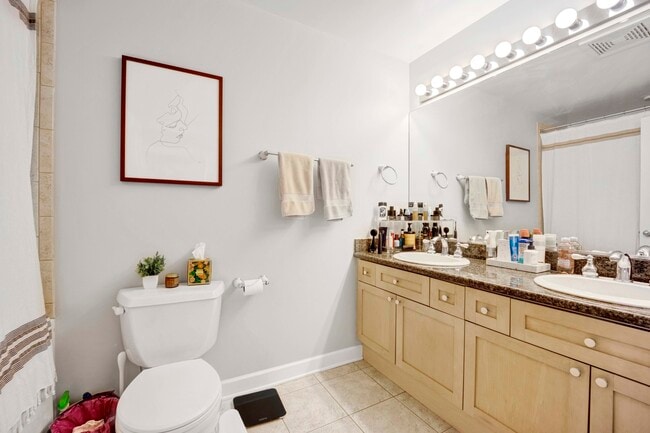 Building Photo - 1301 W Madison St