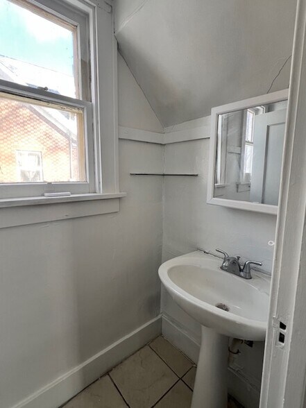 Building Photo - 510 S Kaley St