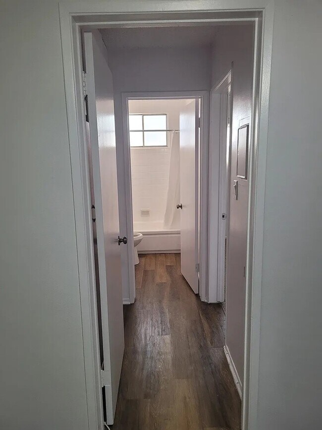 Building Photo - 11811 Old River School Rd