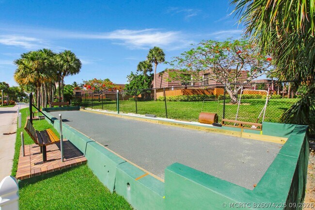 Building Photo - 1601 Marina Isle Way