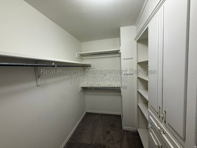 Building Photo - 3312 74th St