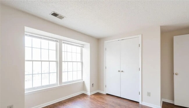 Building Photo - Freshly Renovated 3BR Condo Steps from UNC...