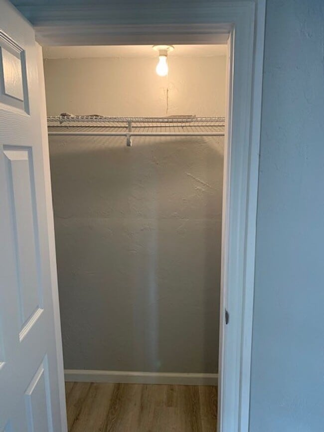 Building Photo - Newly Remodeled, 1 Bedroom 1 Bathroom Home...