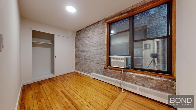 Building Photo - 33 Crosby St