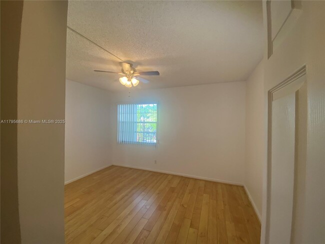 Building Photo - 1100 SW 128th Terrace