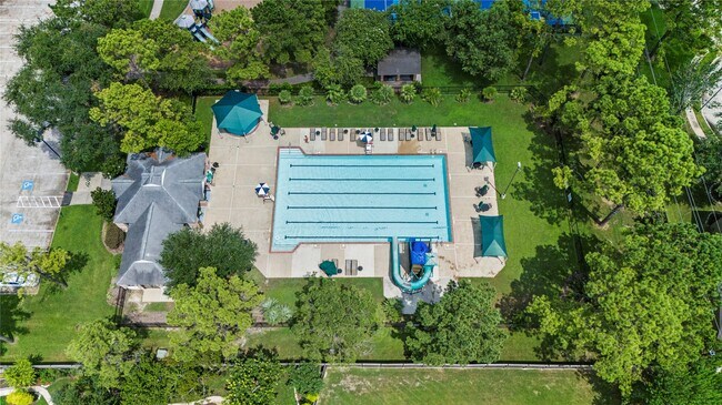 Building Photo - 18135 Somerset Knolls Ct
