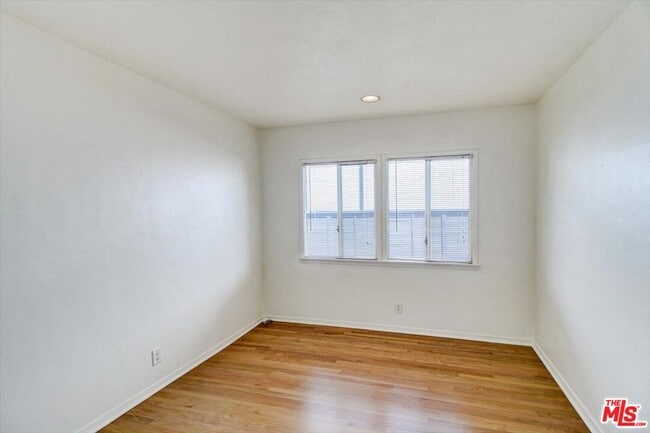 Building Photo - 1057 17th St