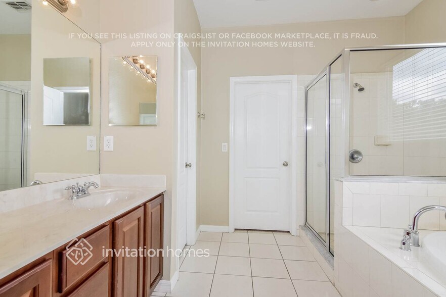 Building Photo - 7814 Riverwood Oaks Dr