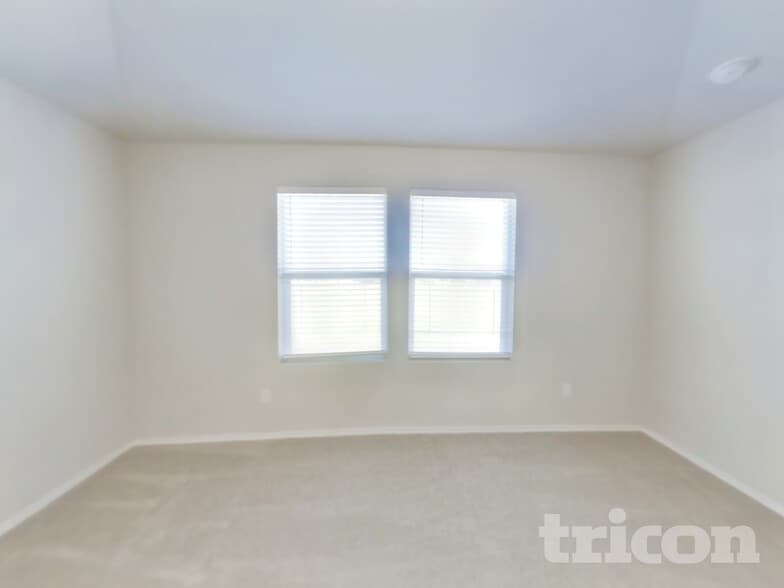 Building Photo - 5116 Saddle Clb Dr