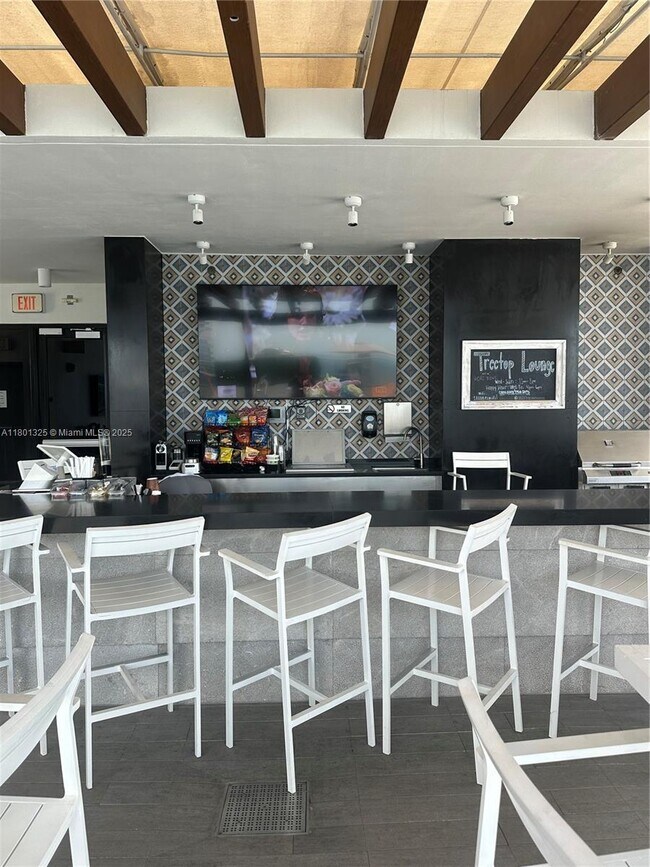 Building Photo - 1010 Brickell Ave