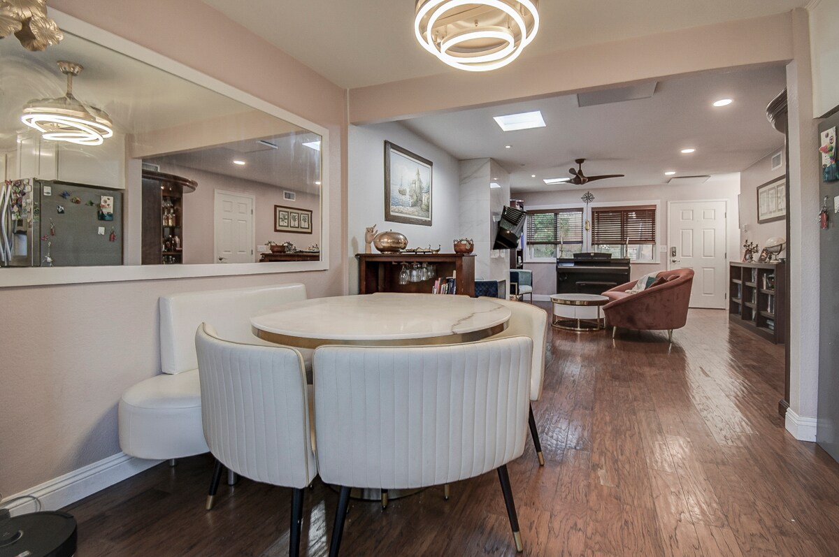 Building Photo - 11 Seamist Ct