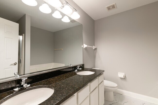 Building Photo - 43 Foxcroft Rd