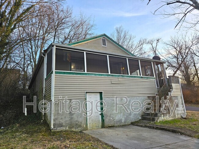 Building Photo - 2400 Center Ave SE