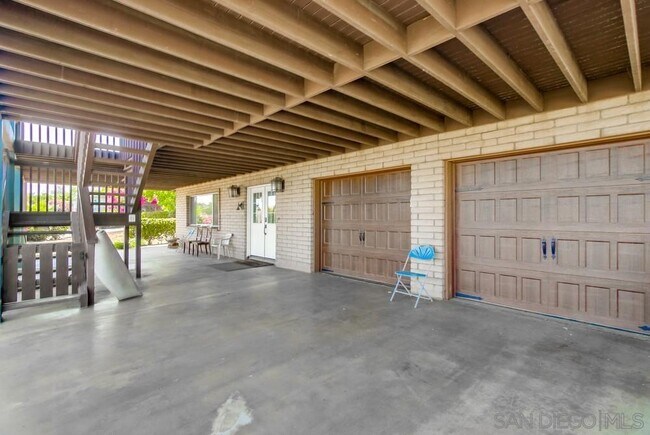 Building Photo - 145 La Cresta Heights Rd