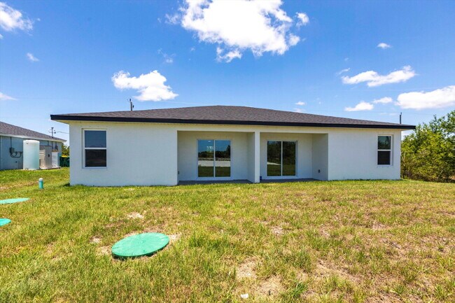 Building Photo - BRAND NEW Construction, 3 bed / 2 bath Rent-Ready Home in Port Charlotte!