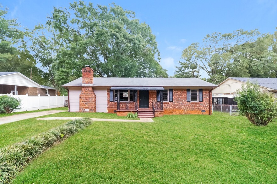 Building Photo - 105 Carver St