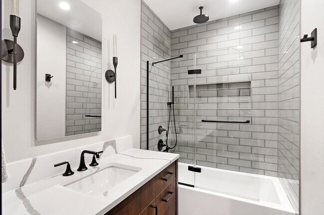 Building Photo - Summer in Downtown, historic Breckenridge! Luxury Home, Walk to Everything!