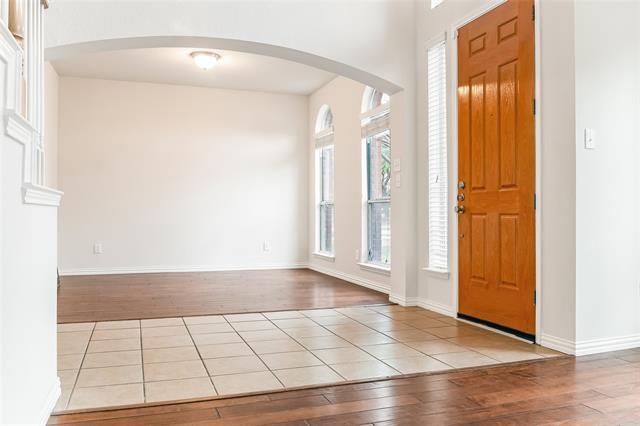 Building Photo - 11668 La Grange Dr