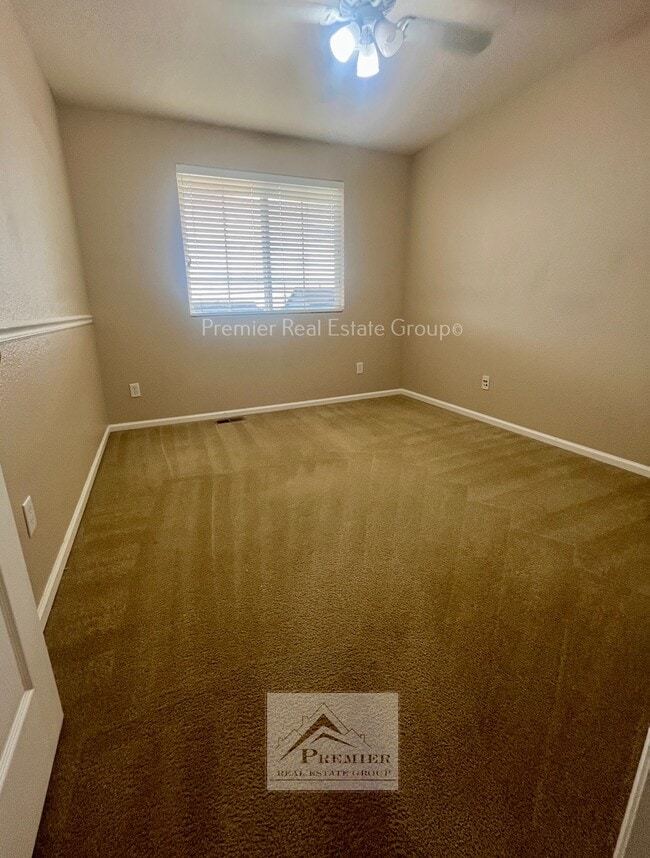 Building Photo - 1622 Woodpark Dr