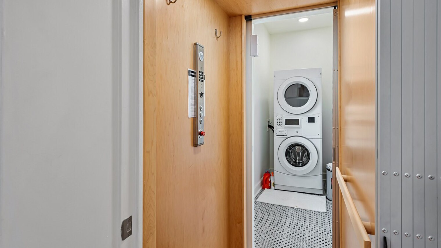 Building Photo - 20 Brandon Way