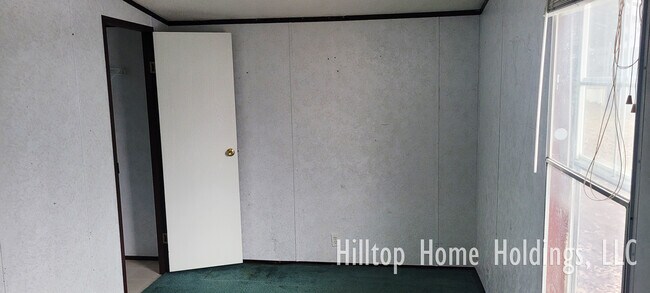 Building Photo - 69 Hilltop Rd