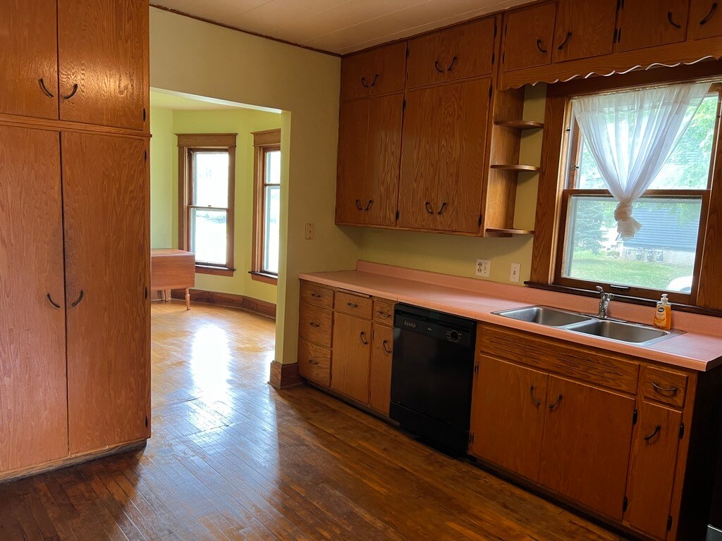 Kitchen - 1203 Vilas Ave