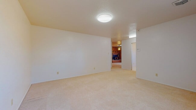 Building Photo - NORTH VALLEY 3 Bedroom  2 Bath