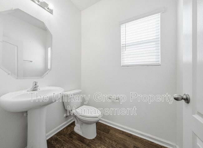 Building Photo - 7814 Meadow Walk Ln