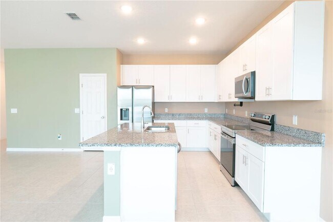 Building Photo - 2203 Pigeon Plum Dr