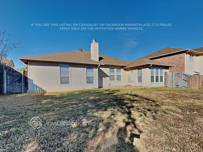 Building Photo - 905 Hidden Oaks Dr