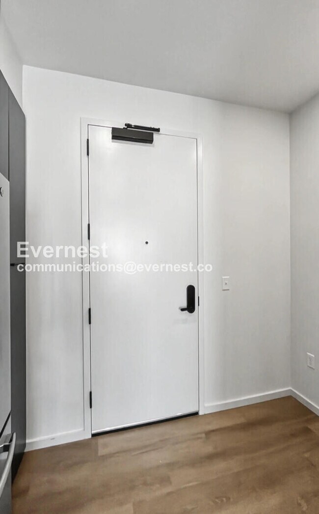 Building Photo - 500 Merritt Ave