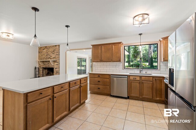 Building Photo - 167 Rolling Hill Dr