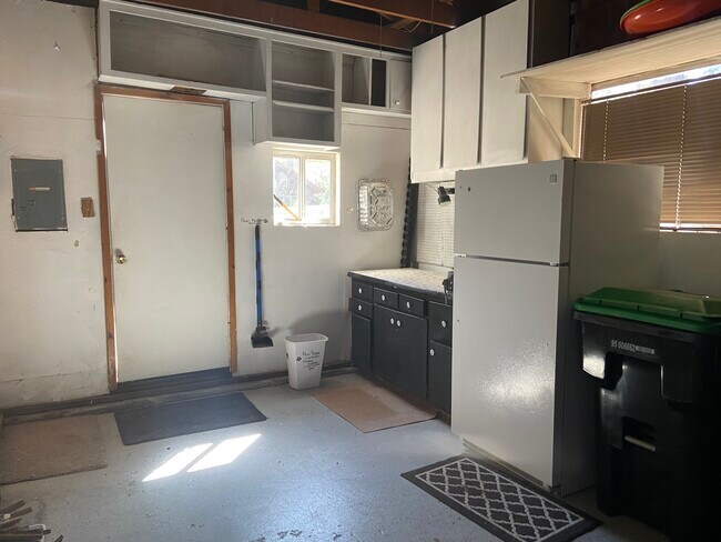 Building Photo - 2673 Wailaki St