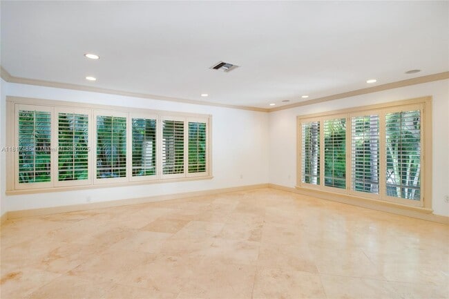 Building Photo - 236 Costanera Rd