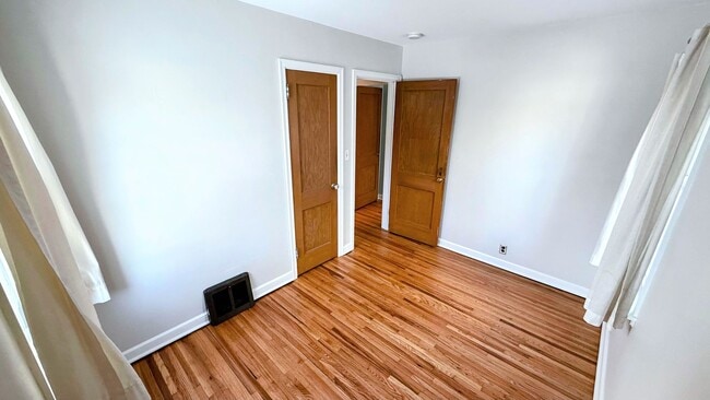 Building Photo - Charming 2BR Home with Yard and Garage in Northeast