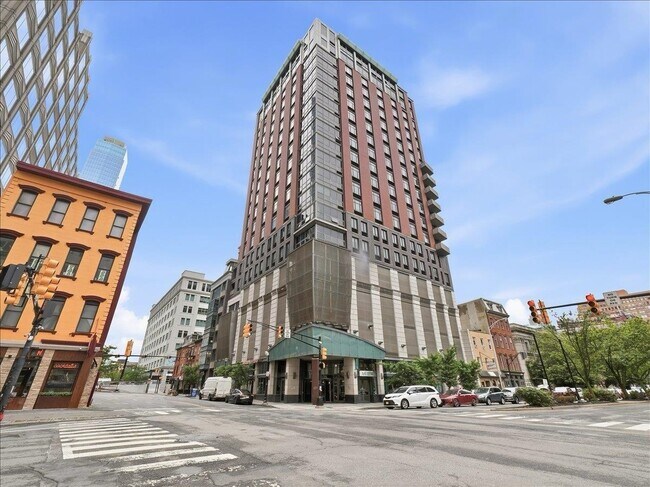 Building Photo - 105 Greene St