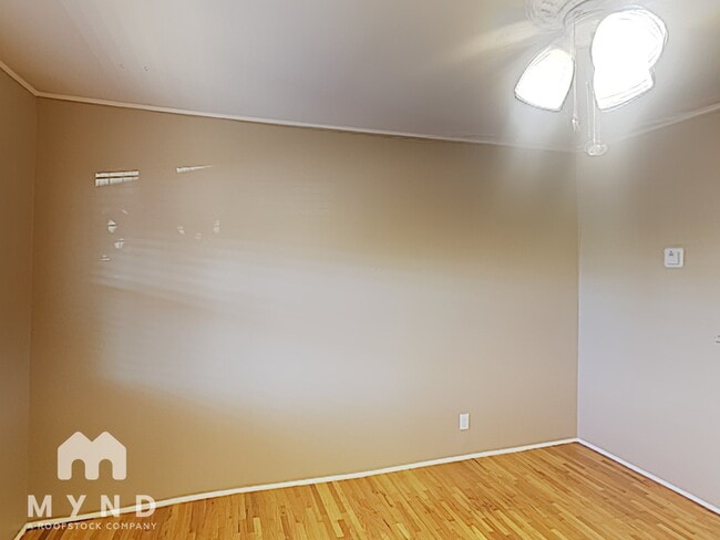 Building Photo - 5 Garrison Dr