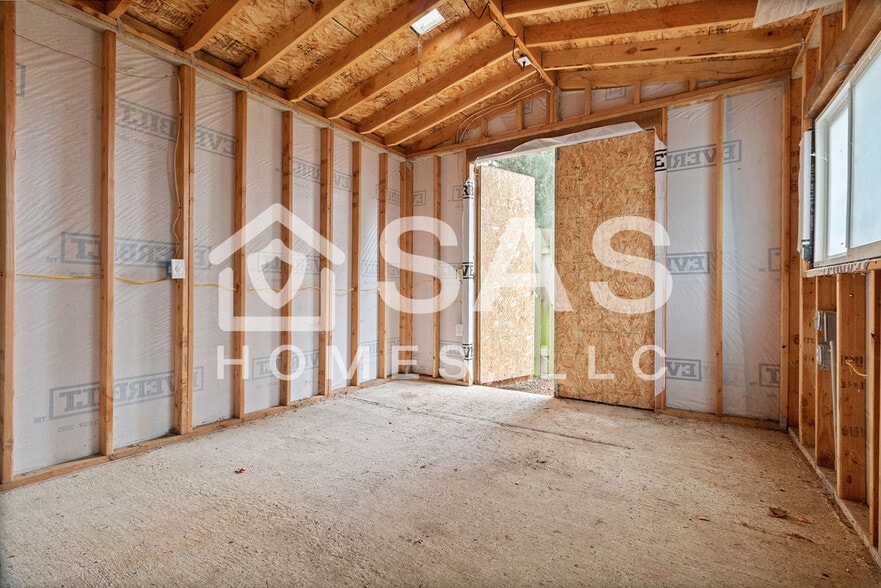 Building Photo - 11800 SW Butner Rd