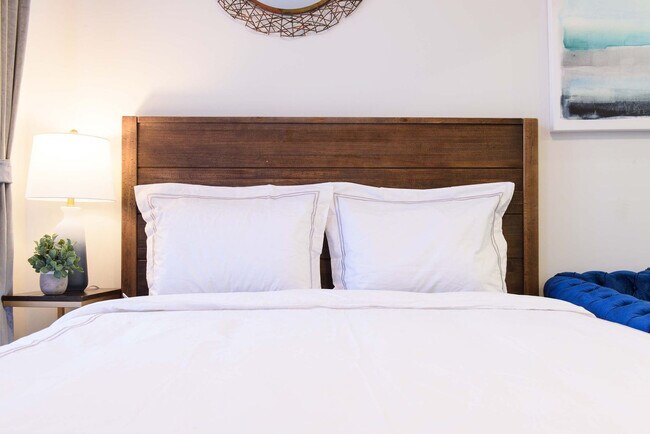 Building Photo - 240e E 75th St